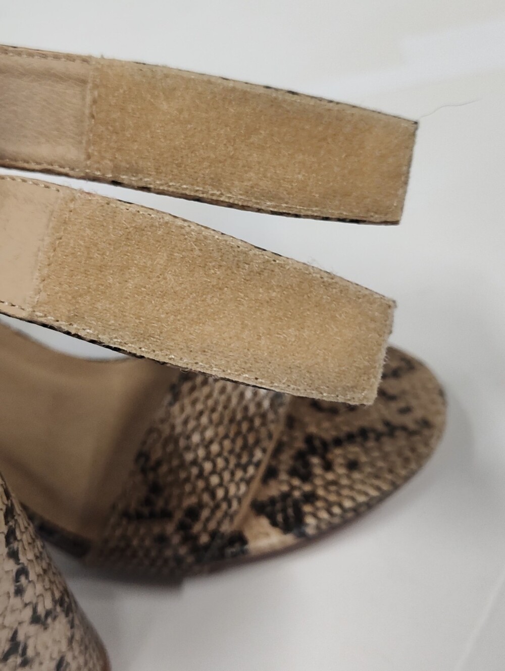 "Delicious" Snake-Print Block Heel Sandals Size 8.5 - Picture 8 of 12